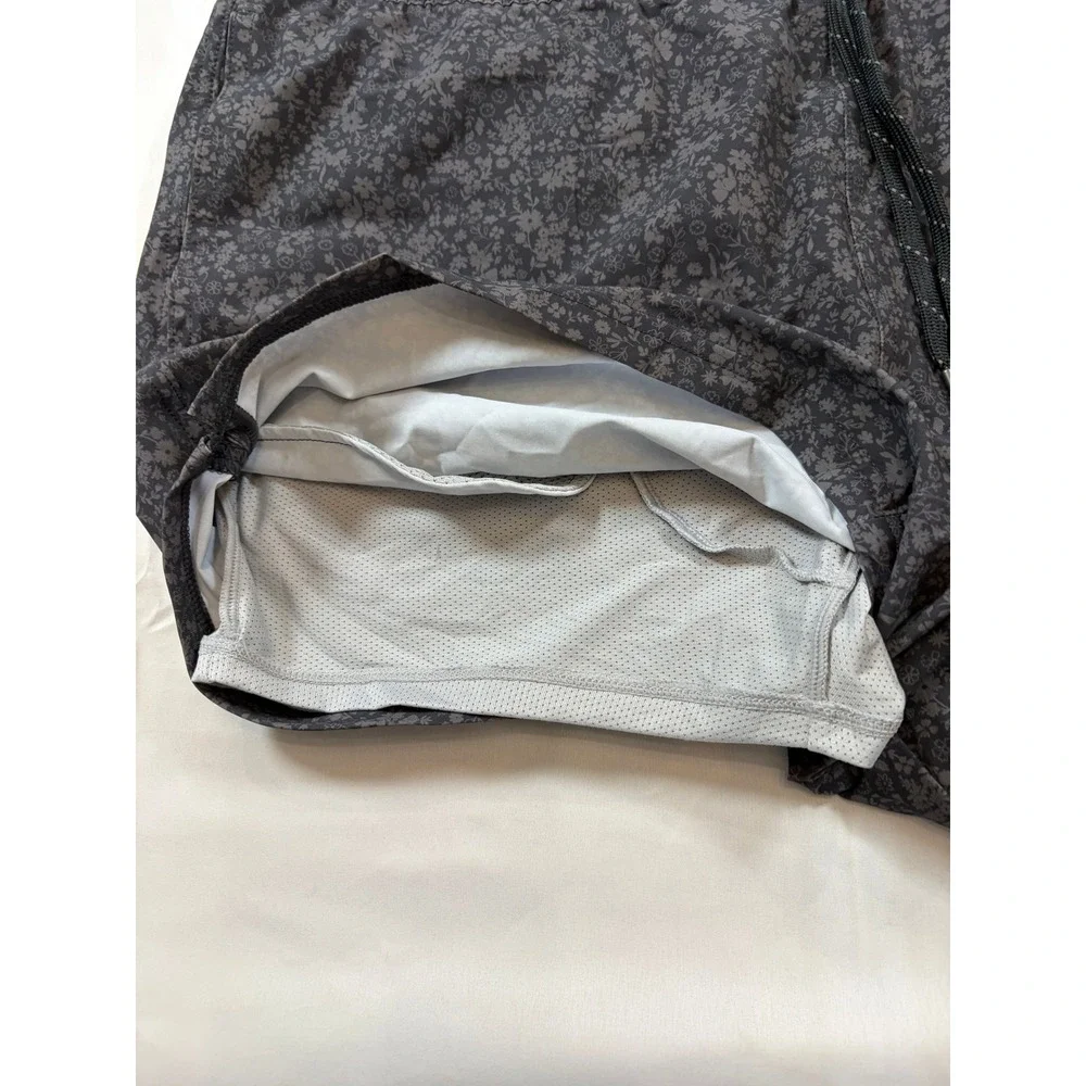 Quince Italian Mens Charcoal Grey Floral Swim Trunks Mesh Liner 5.5 in Inseam L